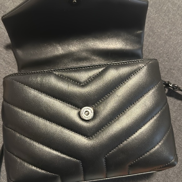 SAINT LAURENT
Loulou Toy quilted leather shoulder bag - Picture 9 of 11